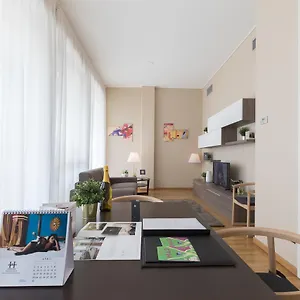 Hemeras Boutique Homes - Design Near Duomo Cathedral Apartment Milan