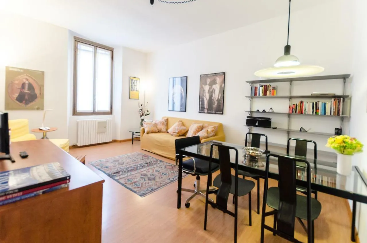 Roomy Central Apartment Milán Itálie