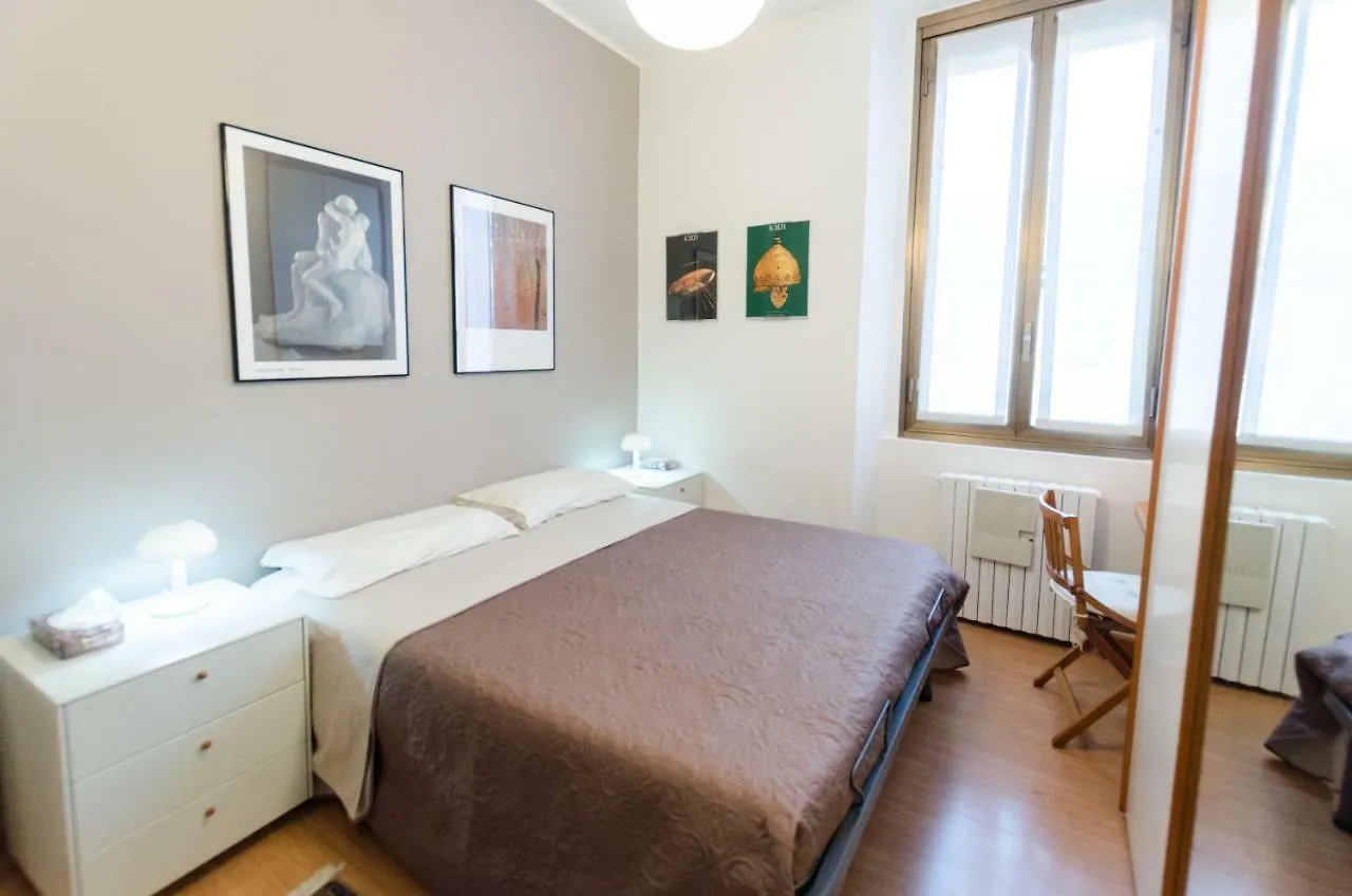 Roomy Central Apartment Milán
